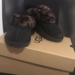 Ugg slipper new in box size 6